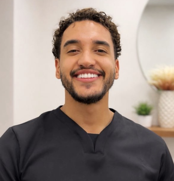 Dr. Lorenzo Rocha, cirurgião-dentista
